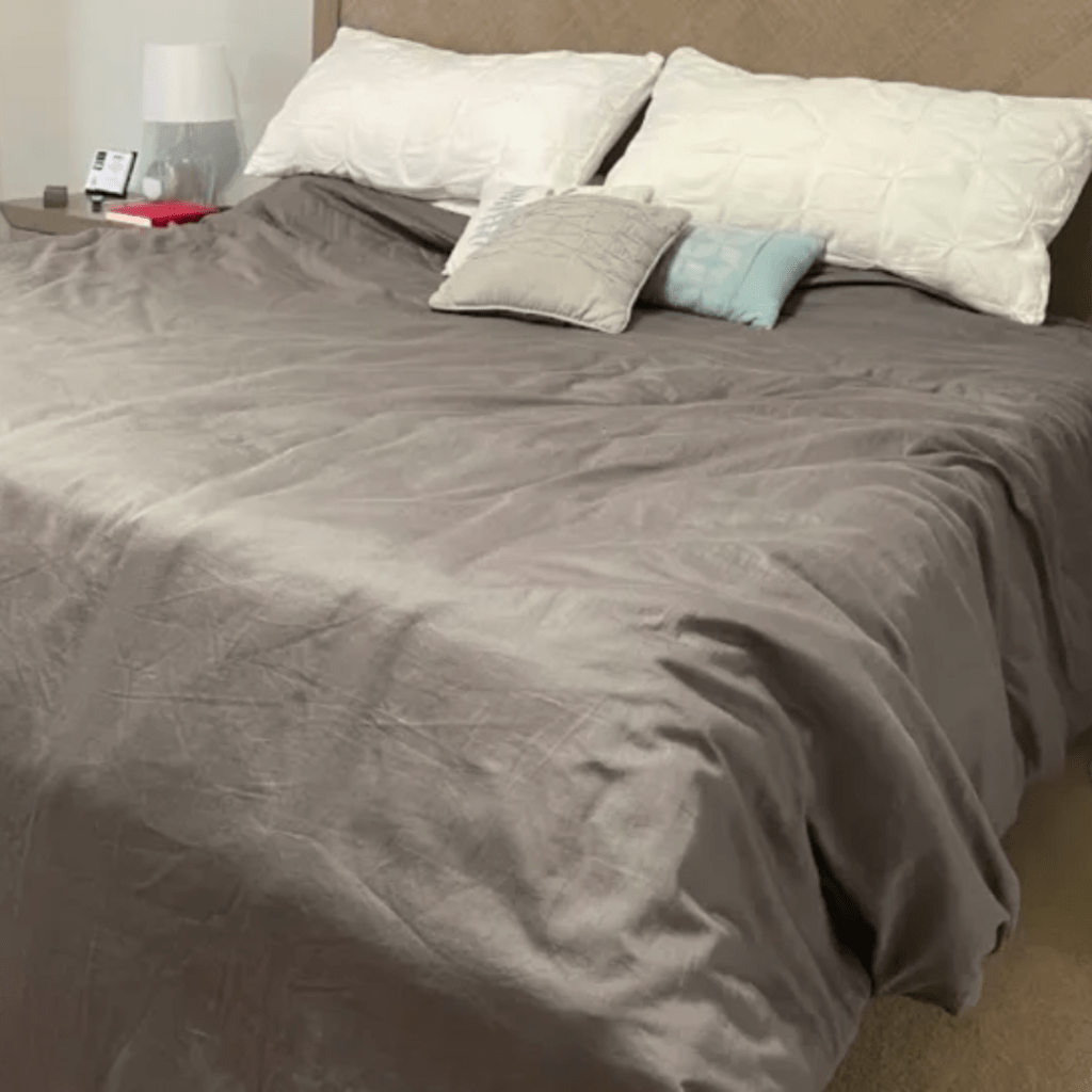 Big Blanket Bedding on a king sized bed